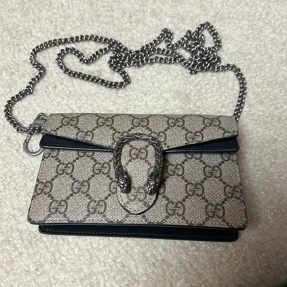 Gucci GG Supreme canvas chain super mini shoulder bag